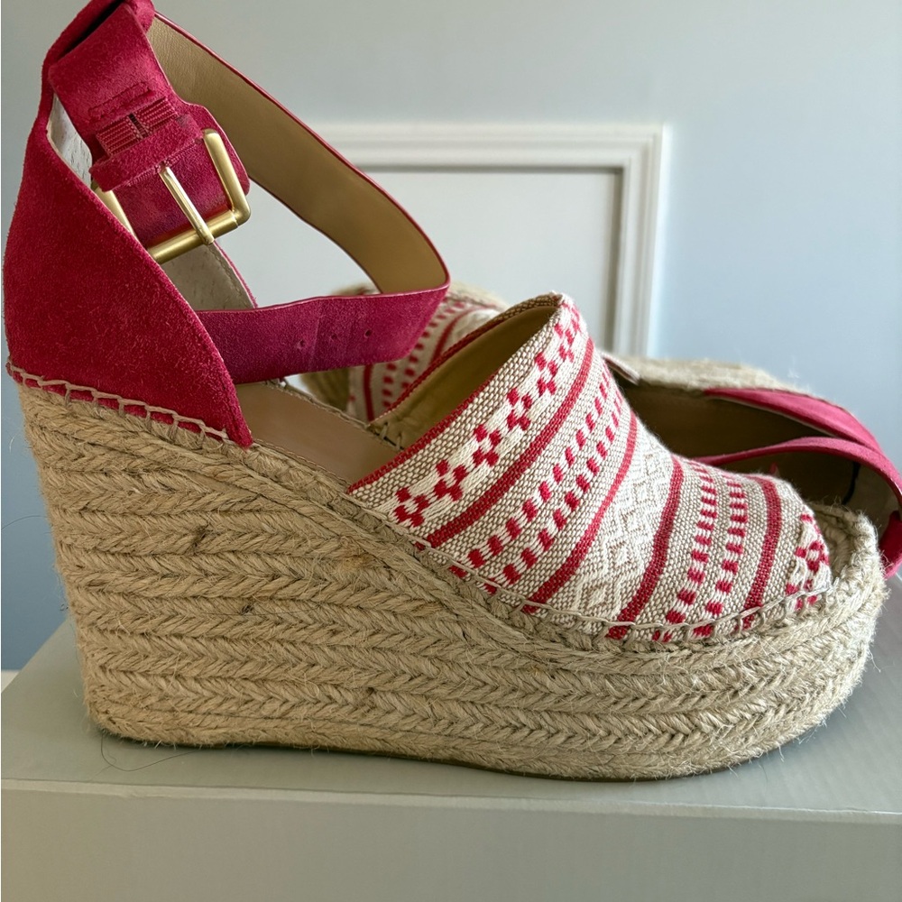 Marc Fisher Adalyn2 Red Wedge Sandals